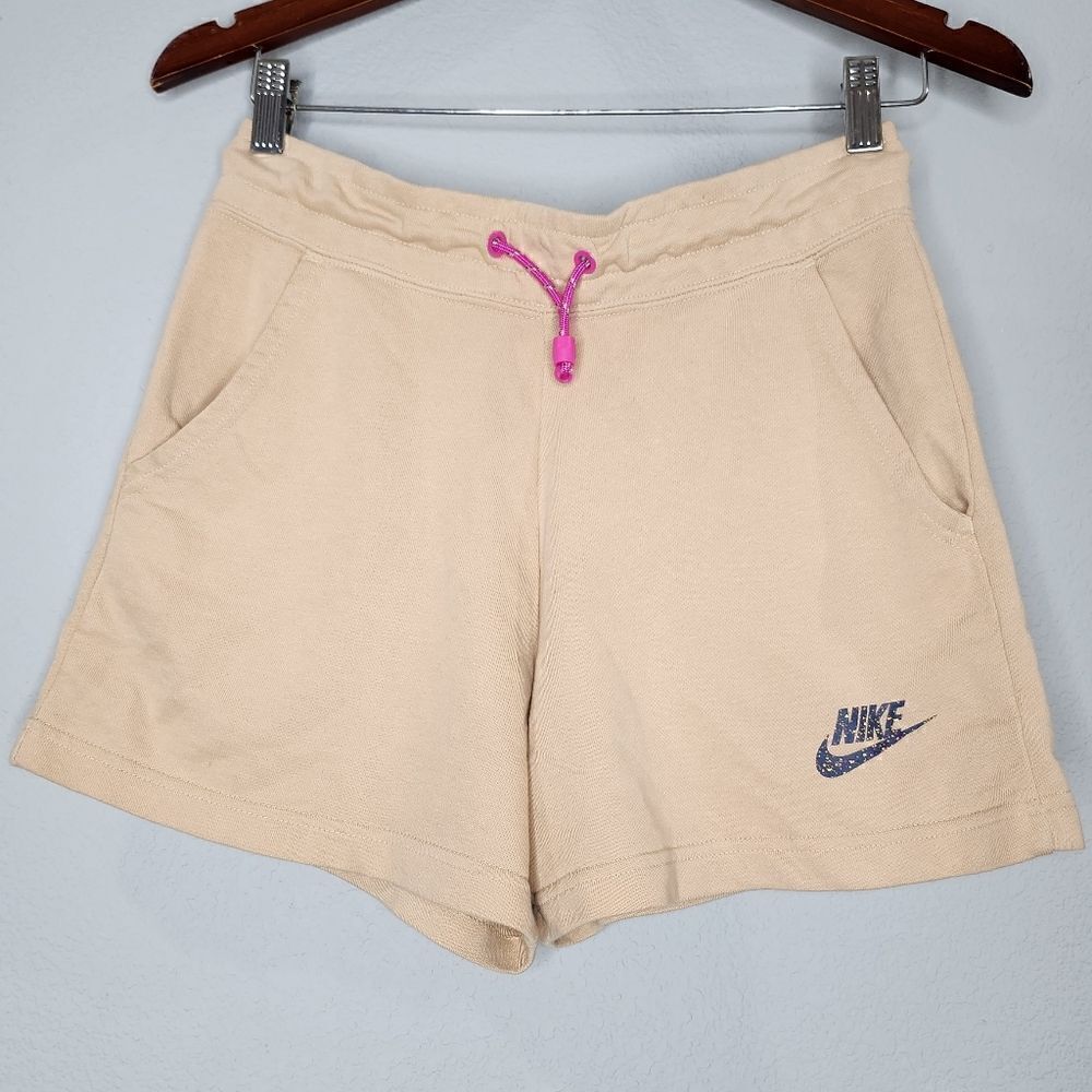 Nike Women's comfy shorts